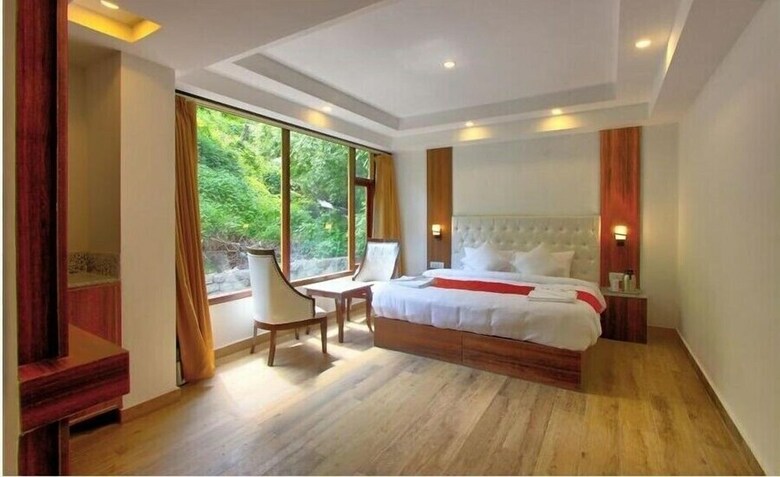Apple Bud Cottages And Hotels