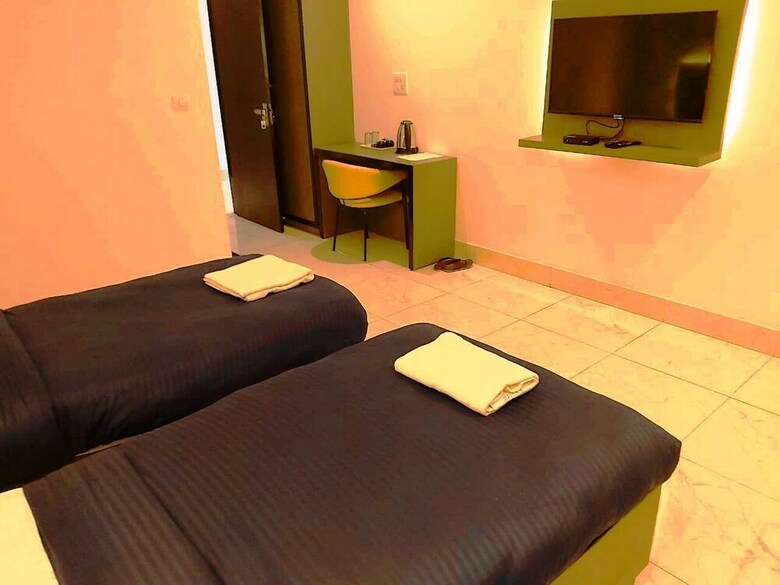Hotel Corooms Sanvi Prime Unitech Cyber Park