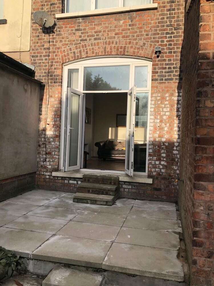 Residencia Large Eight Bedroom House