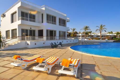 Carlton Luxury Apartments