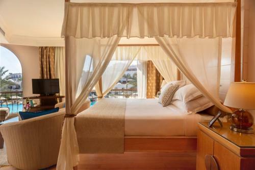 Royal Savoy Hotel And Villas