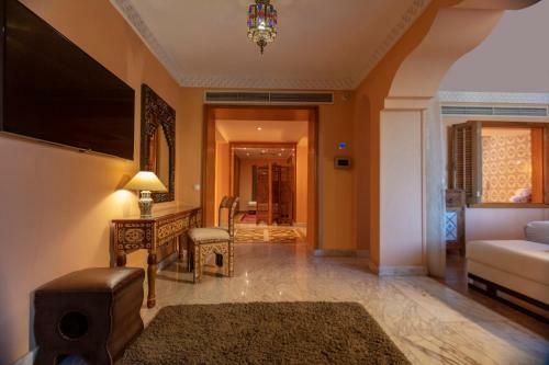 Royal Savoy Hotel And Villas