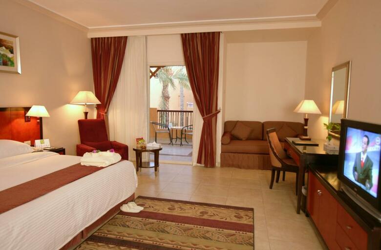 Hotel Rehana Royal Beach Resort & Spa