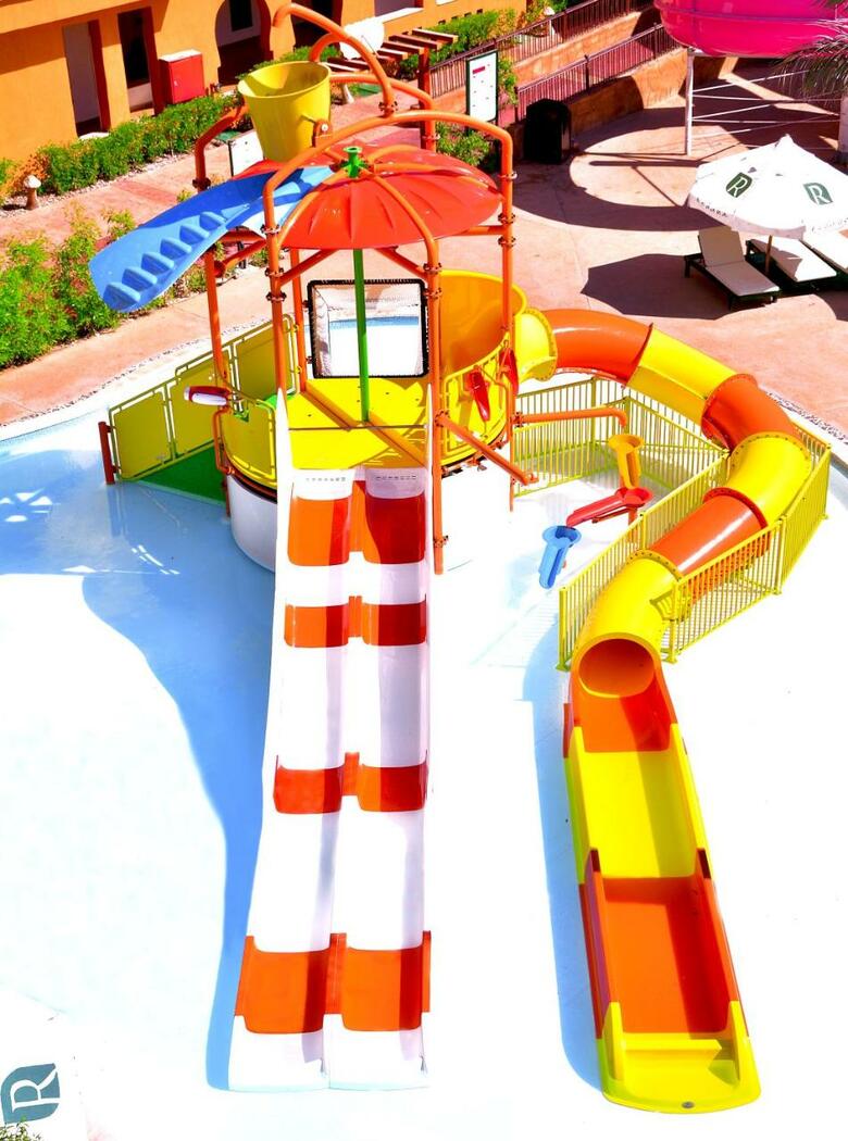 Hotel Rehana Royal Beach Resort & Spa