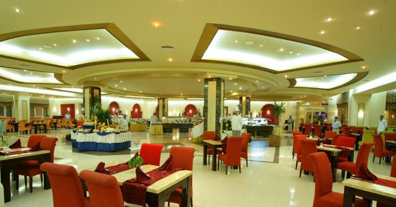 Hotel Rehana Royal Beach Resort & Spa