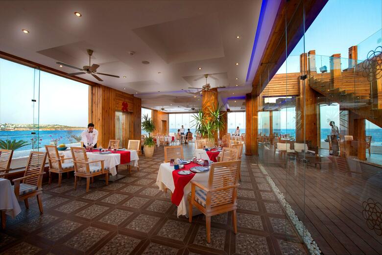 Hotel Sunrise Grand Select Arabian Beach Resort