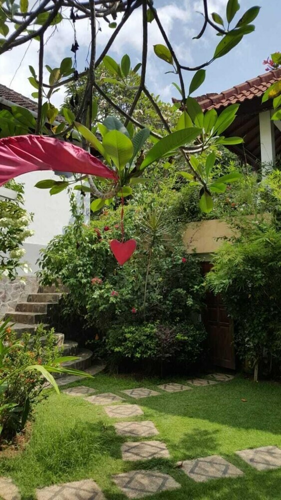 Bed & Breakfast Villa Lumbalumba Banyualit