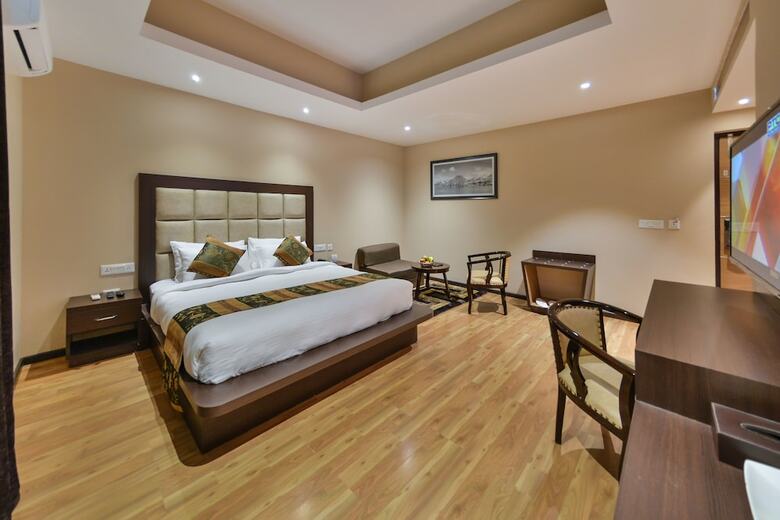 Hotel Golden Tulip Kashmir