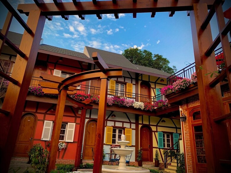 Aparthotel Little Colmar Boutique Homestay