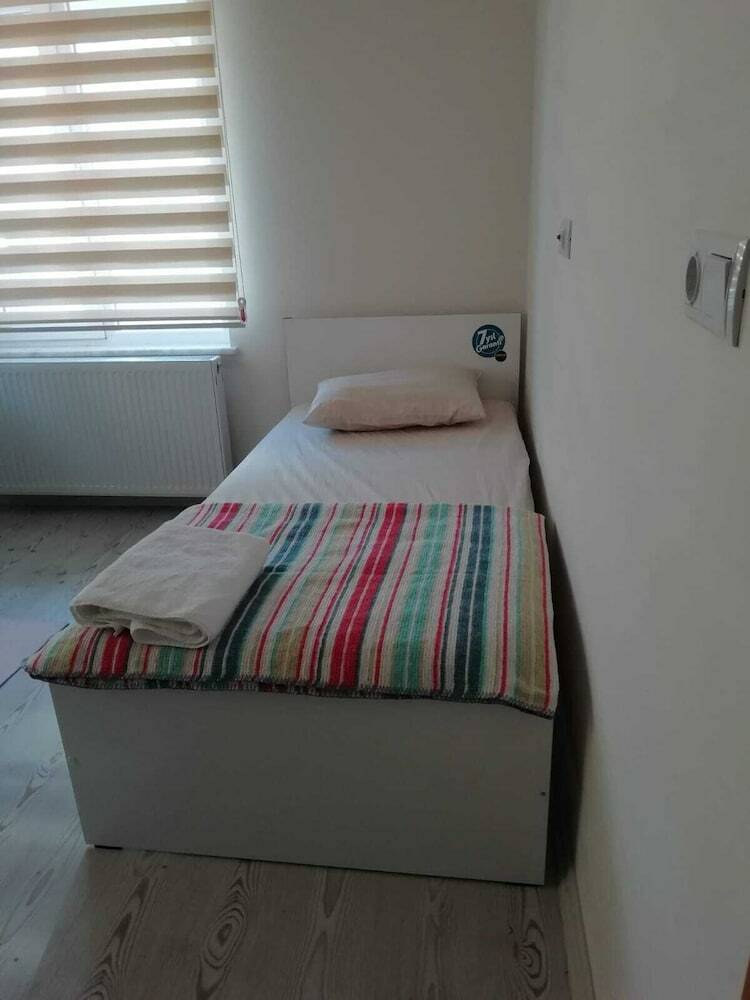 Yildiz Apart