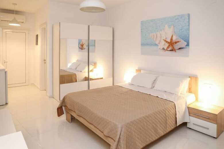 Aparthotel Zorbas Family House