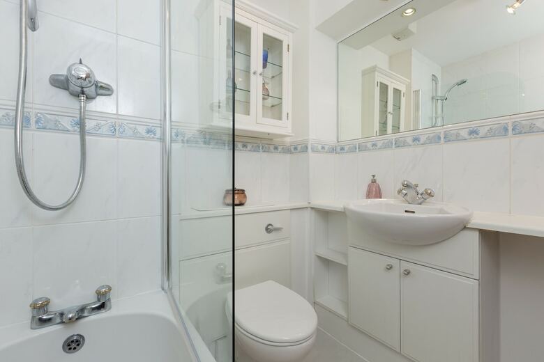 393 Old Tolbooth Wynd Apartment 3