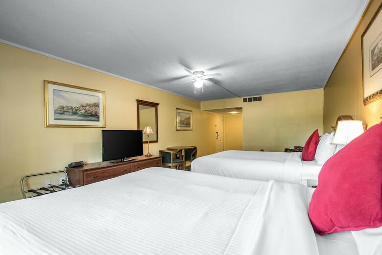 Motel Econo Lodge Inn & Suites