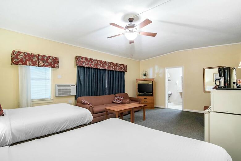 Motel Econo Lodge Inn & Suites