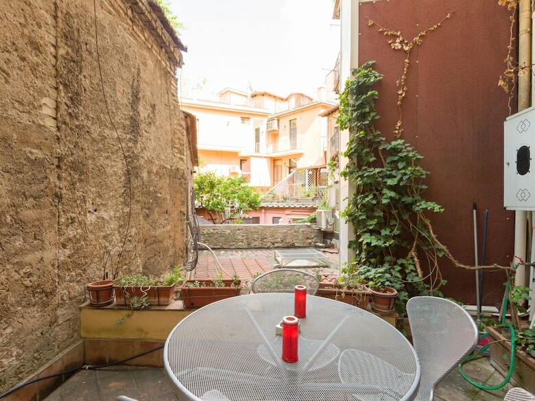 Rsh Ghetto Enchanting Terrace Apartment