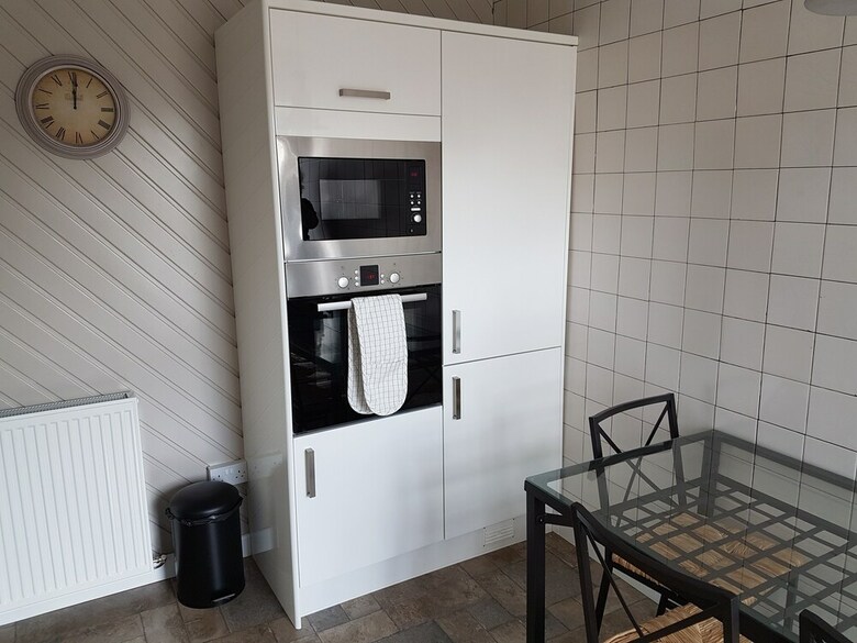 416 - Hart Street Apartment