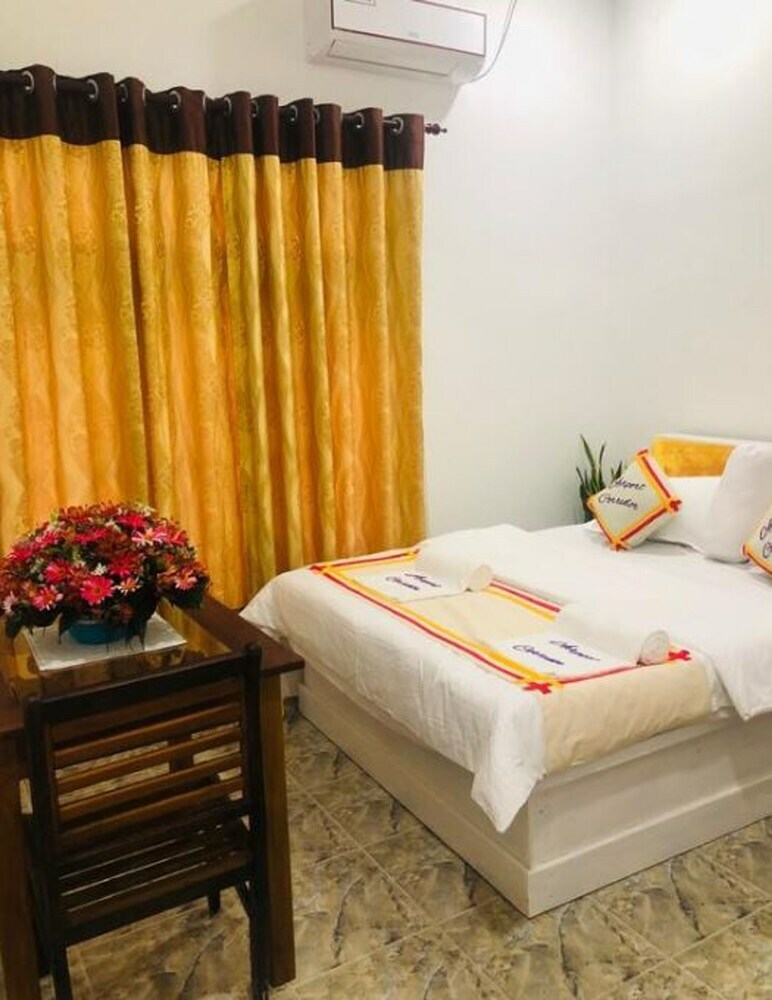 Hotel Airport Corridor Residence