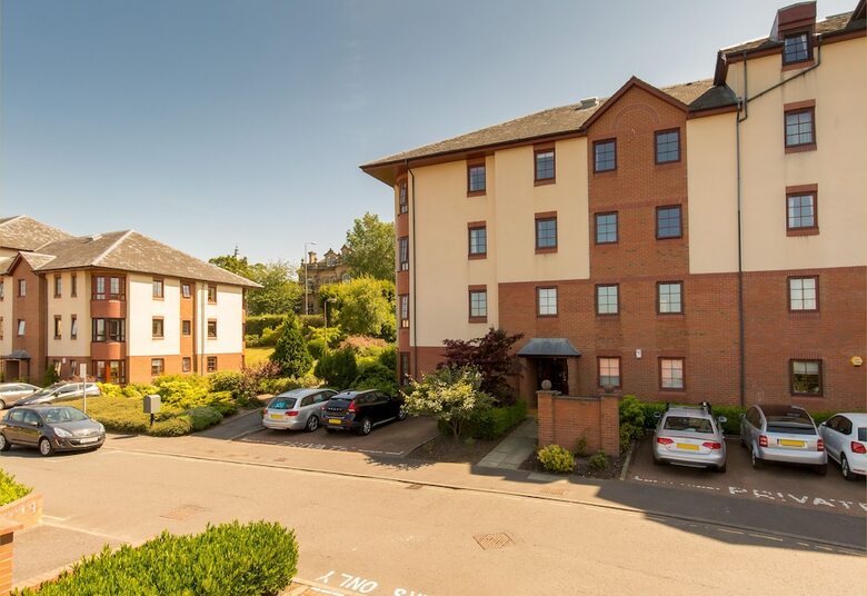 418 - Orchard Brae Avenue Apartment 3
