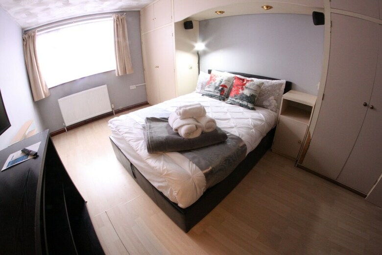 Hostal College Street Abode