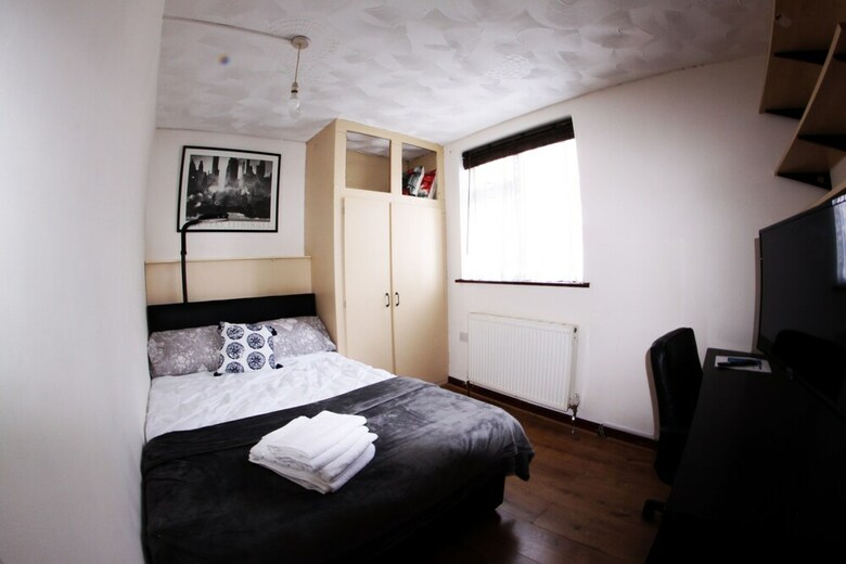 Hostal College Street Abode