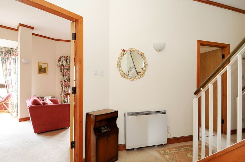 234 Hawthornbank Lane Apartment