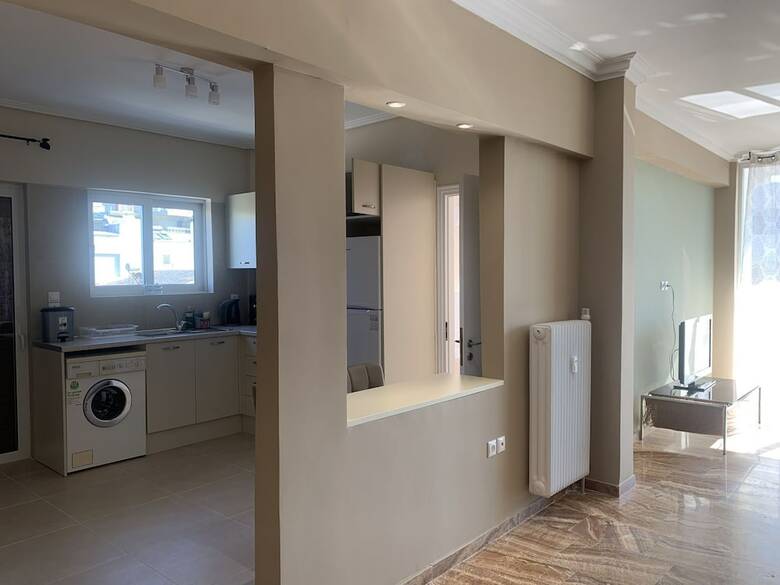 Spacious Renovated Apartment Marousi Kat