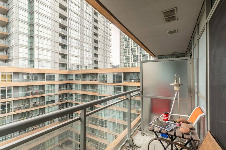 Skytree - Lakeside Condos Near Cn Tower