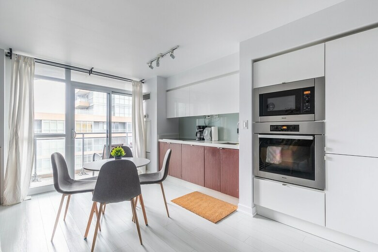 Skytree - Lakeside Condos Near Cn Tower