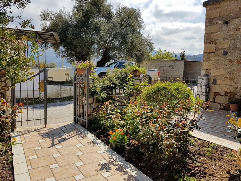 Eftihia's Traditional House