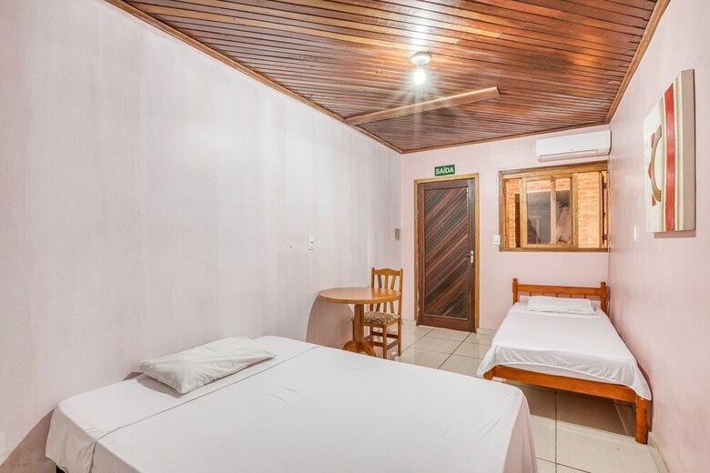 Oyo Hotel D'familia