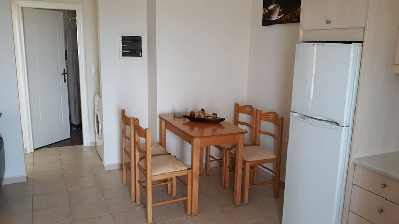 Iro's Sea View Apartments