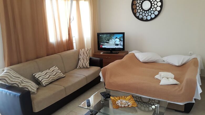 Iro's Sea View Apartments