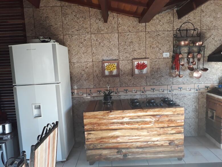 Casa de Valentina Com Espa�o Gourmet