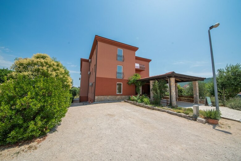 Soljic Apartments