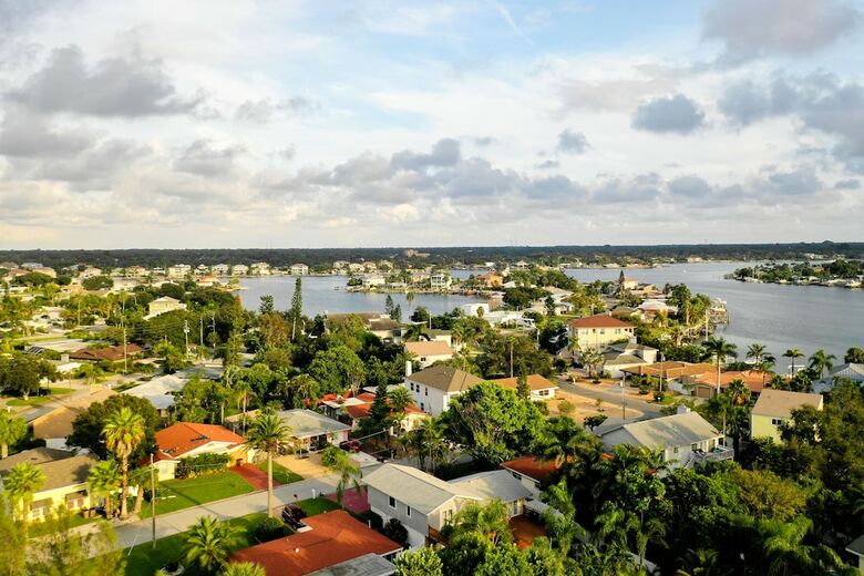 Apartamentos Indian Rocks Beach Suites