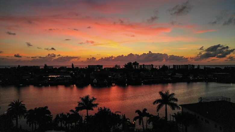 Apartamentos Indian Rocks Beach Suites