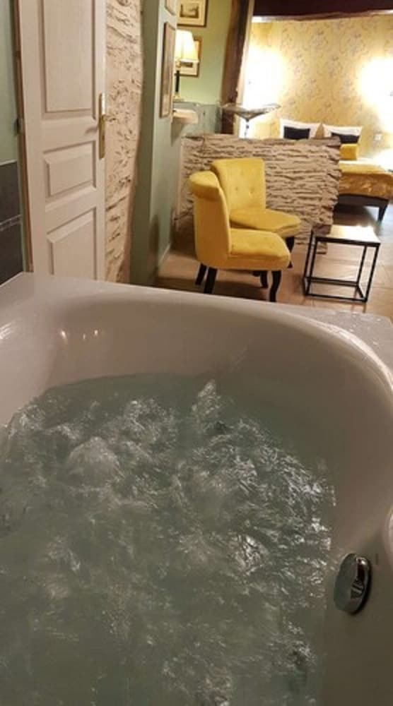 Apartamento Suites Avec Spa Priv� Manoir de Barbotin