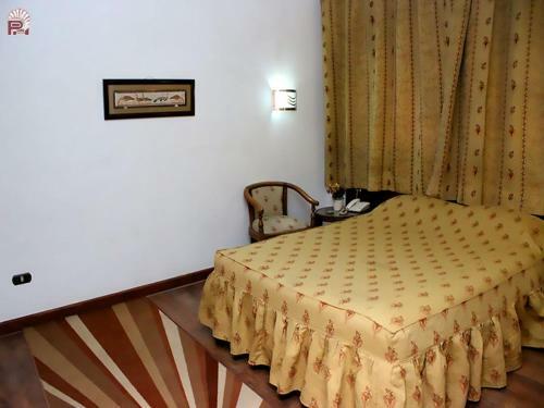 Pearl Hotel, Maadi