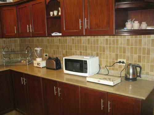 Three-bedroom Apartment At Nazlet El Semman