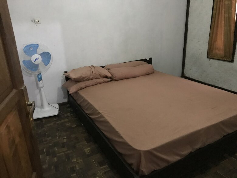 Hostal Oyo 2257 Pondok Alief