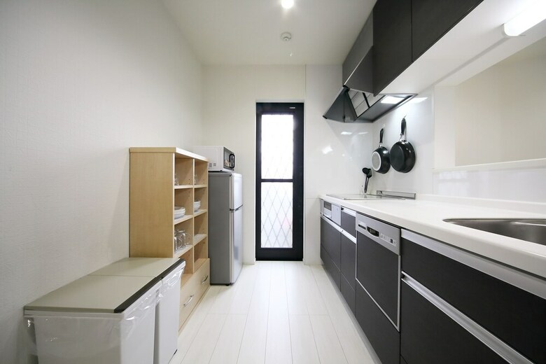 Neyagawa Station House