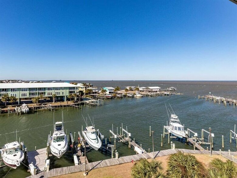 Navy Cove Harbor By Meyer Vacation Rentals