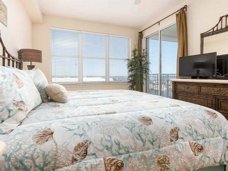 Navy Cove Harbor By Meyer Vacation Rentals