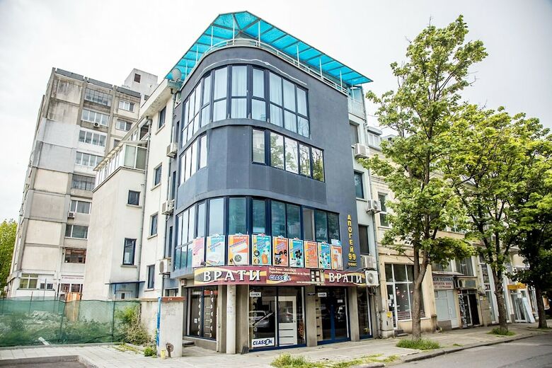 Apartamentos Fm Luxury 1-bdr Maisonette With Terrace