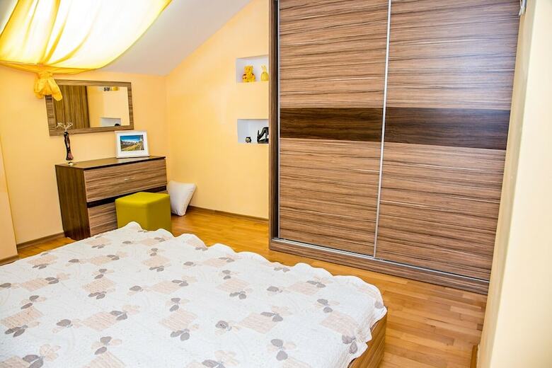 Apartamentos Fm Luxury 1-bdr Maisonette With Terrace