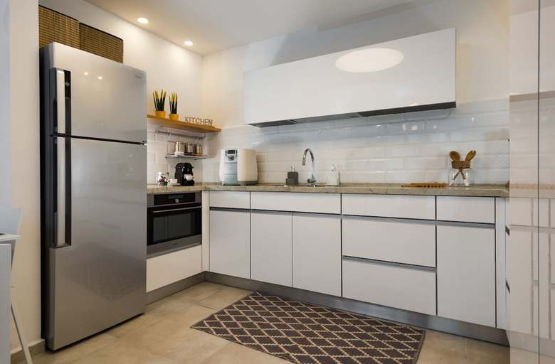 Apartamento Contemporary & Texture-rich Hideaway