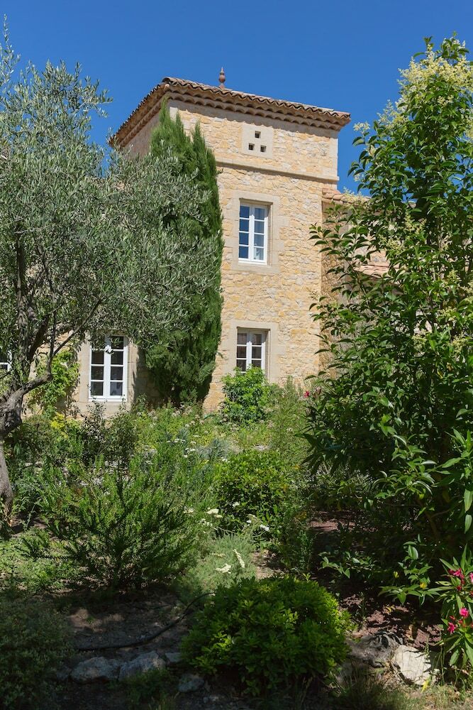 Hotel Le Mas Des Alexandrins