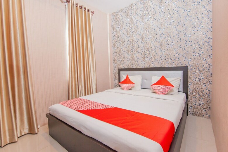 Hotel Oyo 2310 Residence 68