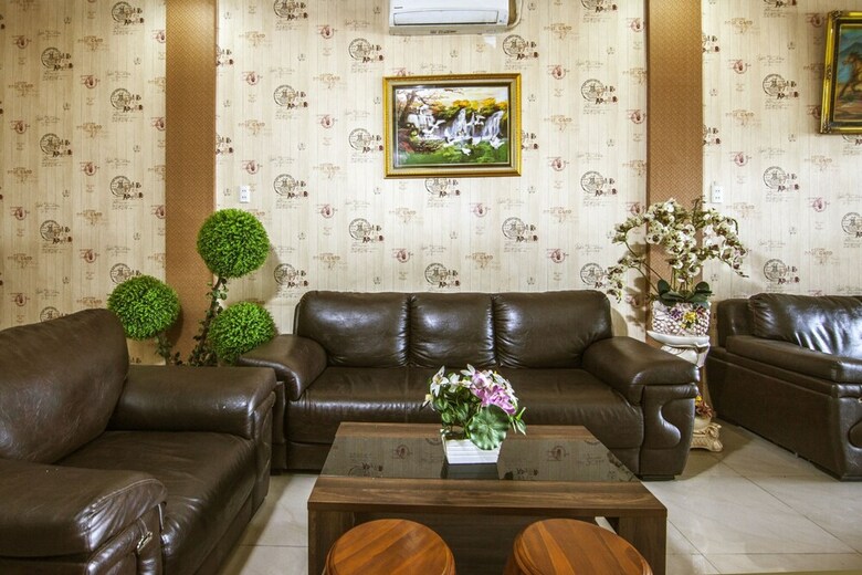 Hotel Oyo 2310 Residence 68