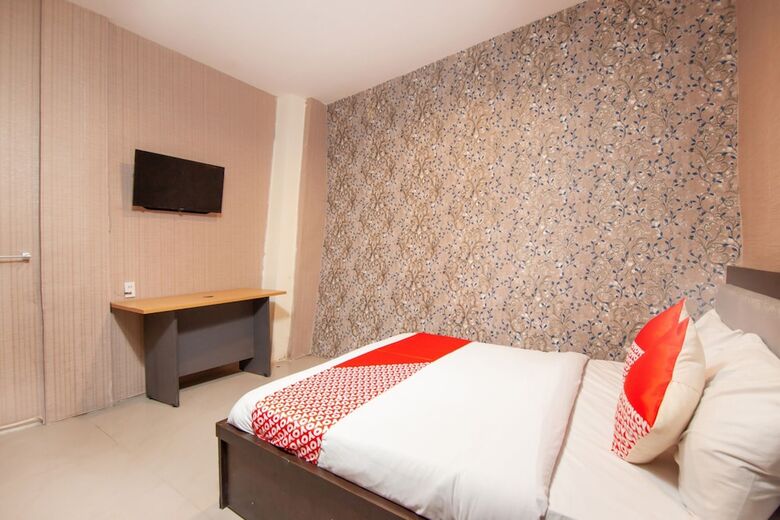 Hotel Oyo 2310 Residence 68